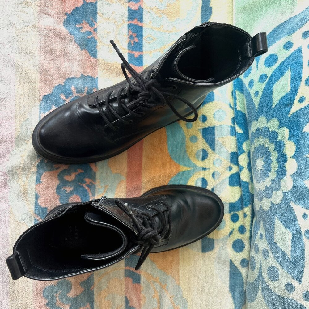 Black platform combat boots w lace and zip up closures for comfort